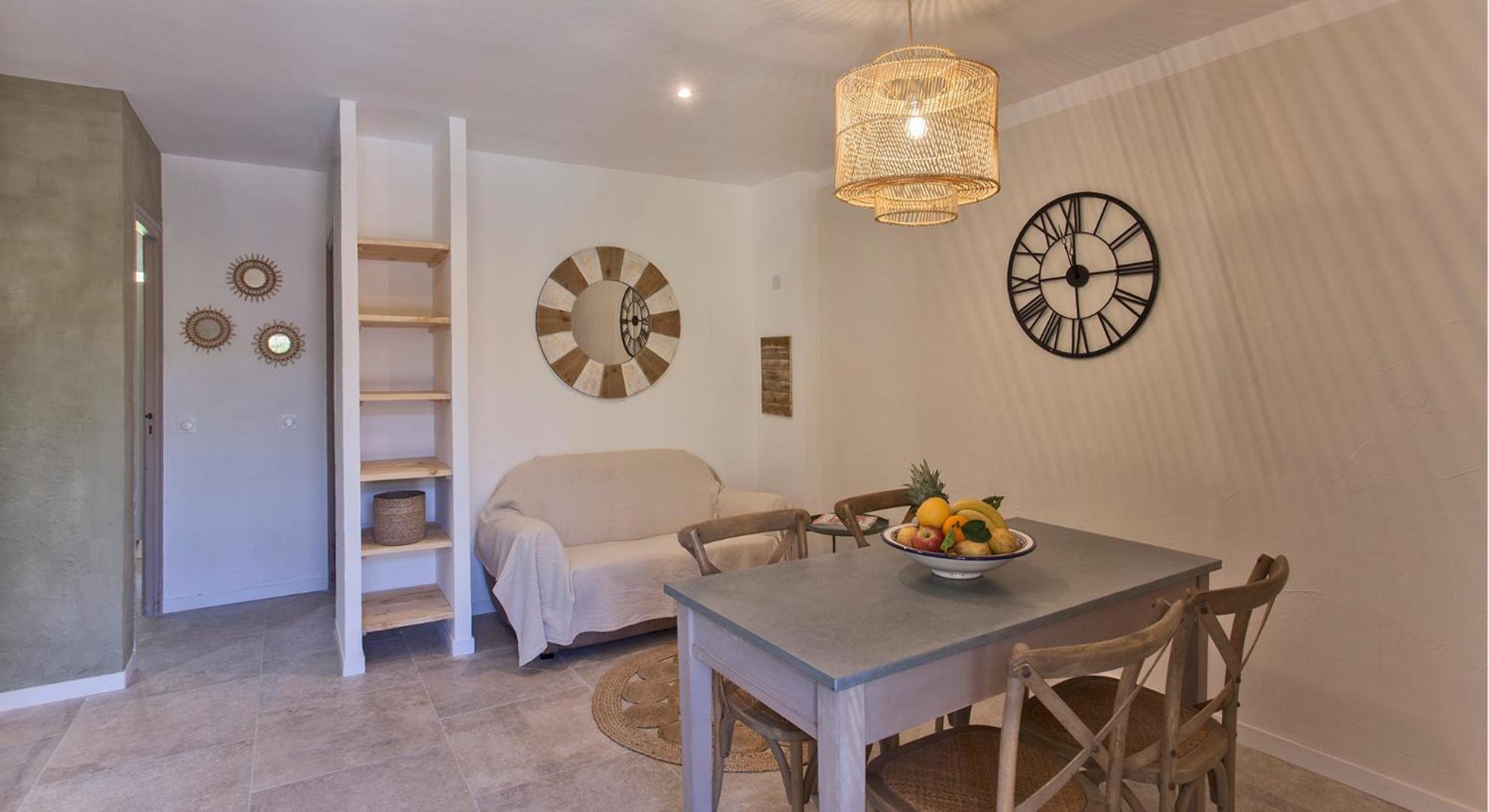 Residence Acquavital Калви Екстериор снимка
