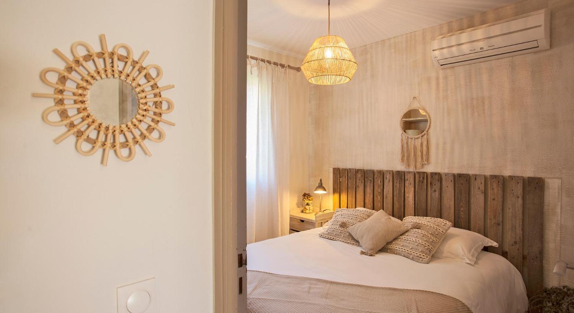 Residence Acquavital Калви Екстериор снимка