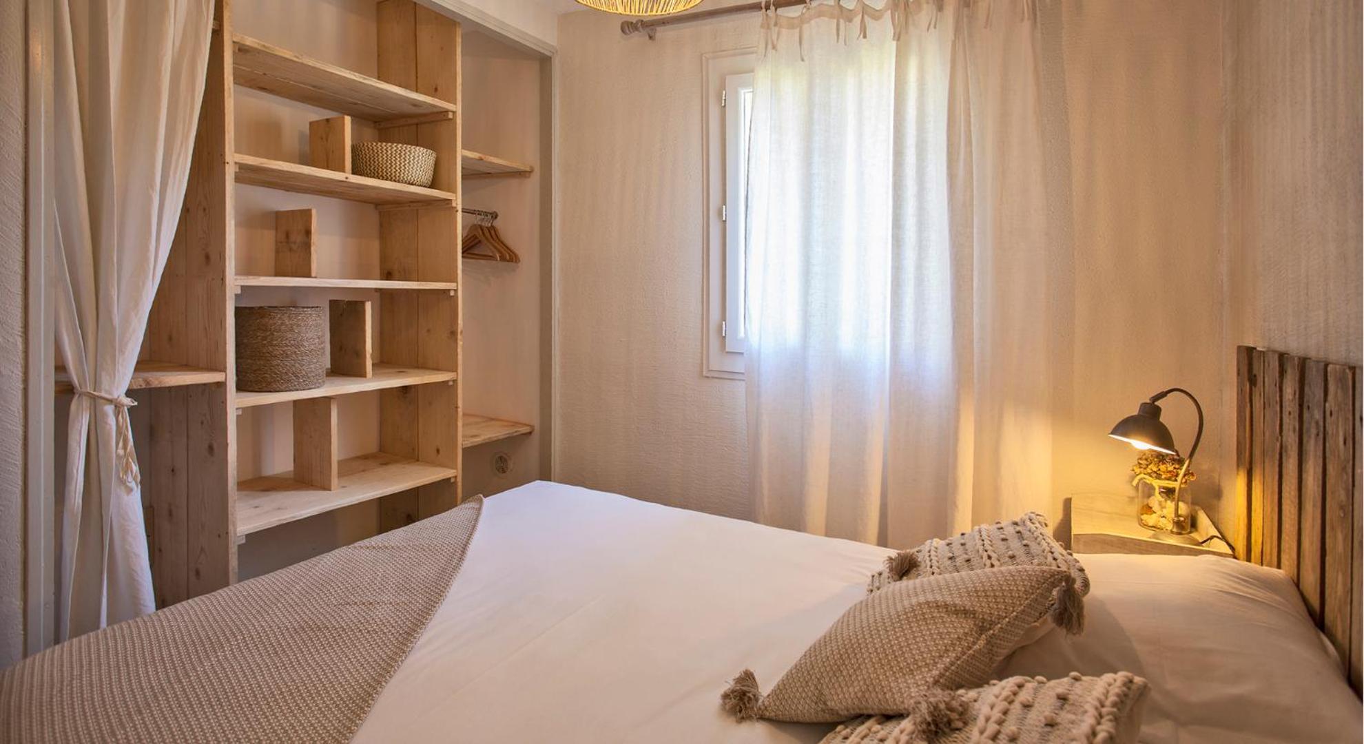 Residence Acquavital Калви Екстериор снимка