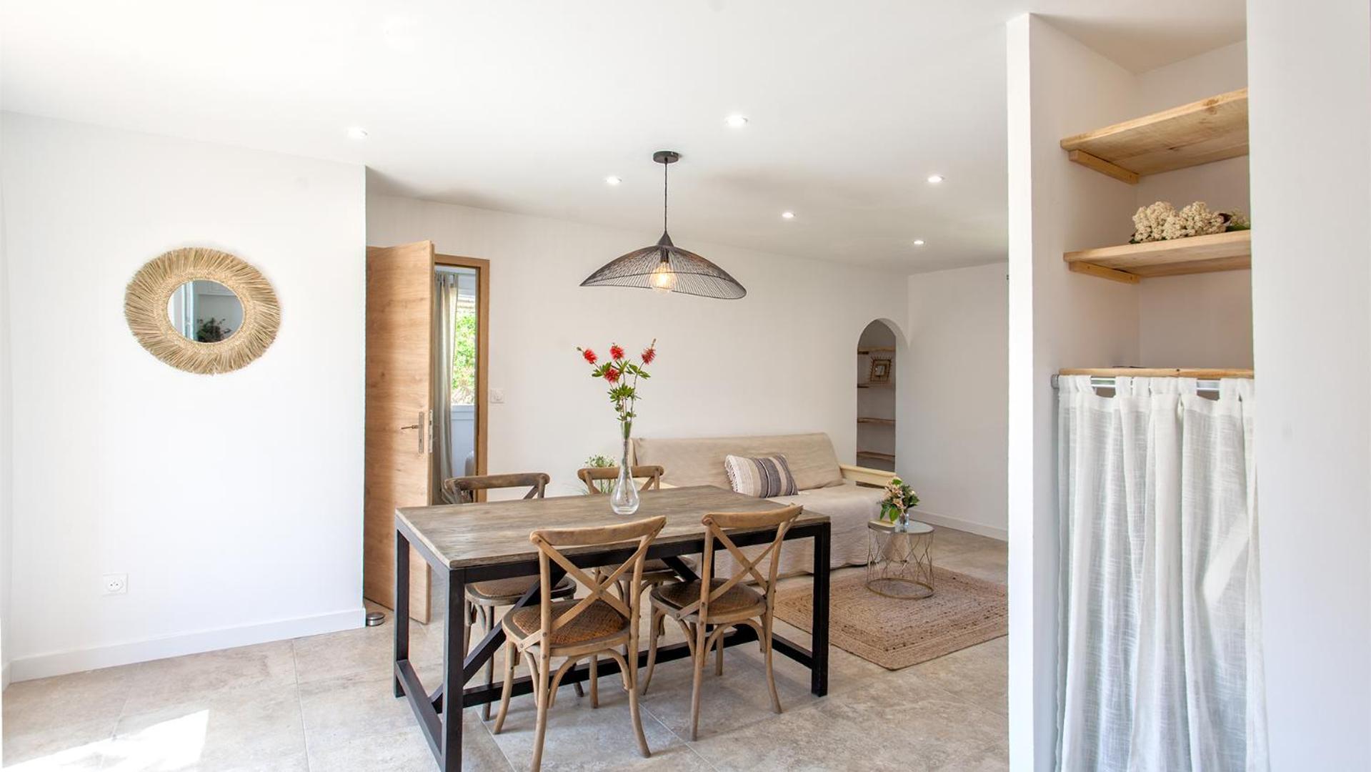 Residence Acquavital Калви Екстериор снимка