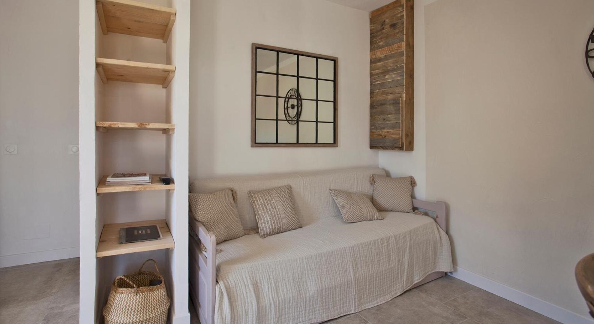 Residence Acquavital Калви Екстериор снимка
