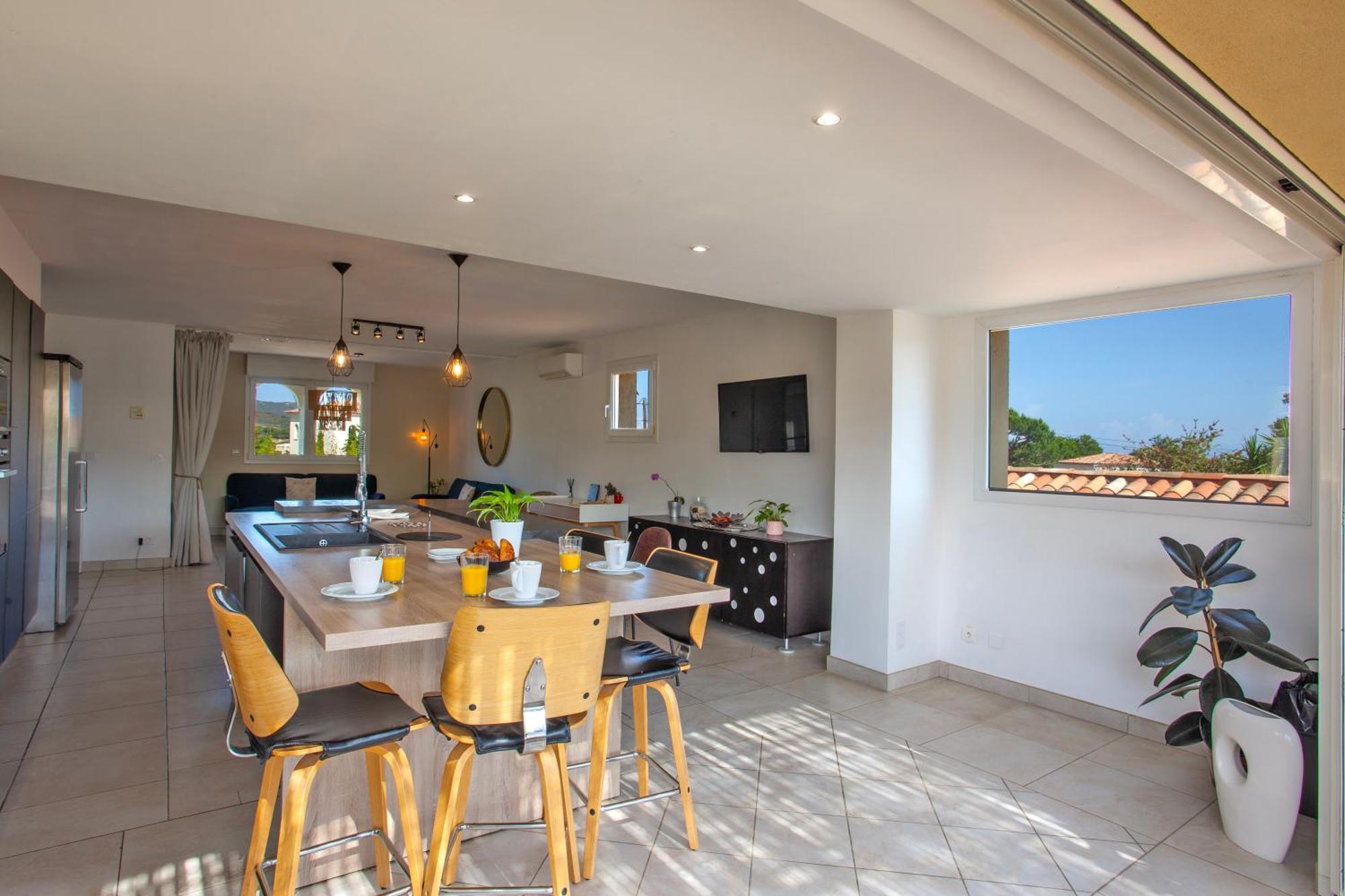 Residence Acquavital Калви Екстериор снимка