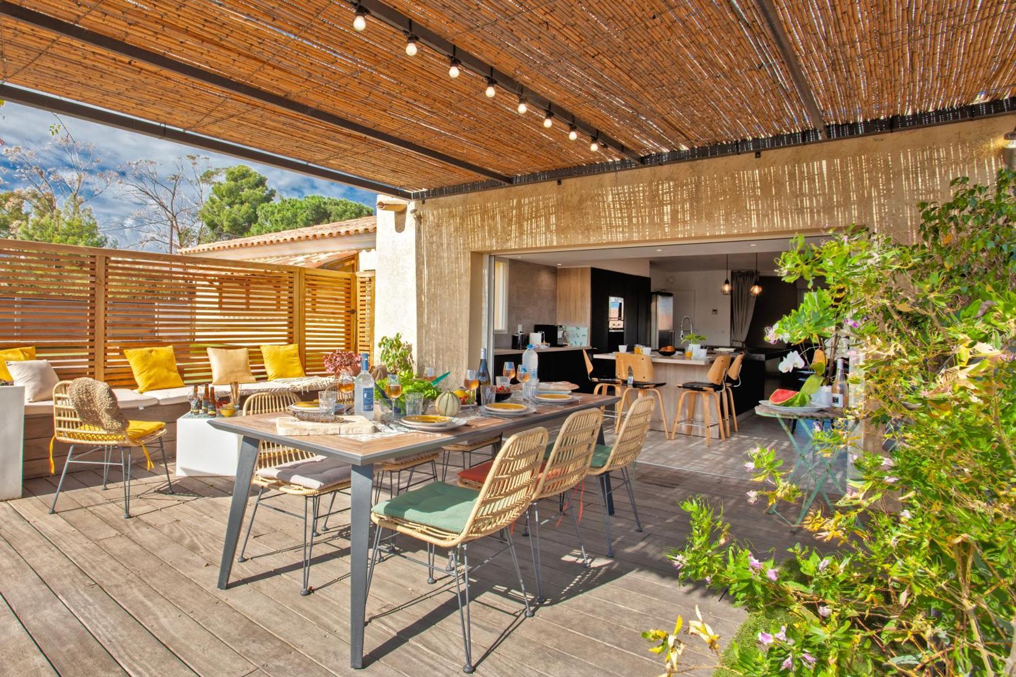Residence Acquavital Калви Екстериор снимка