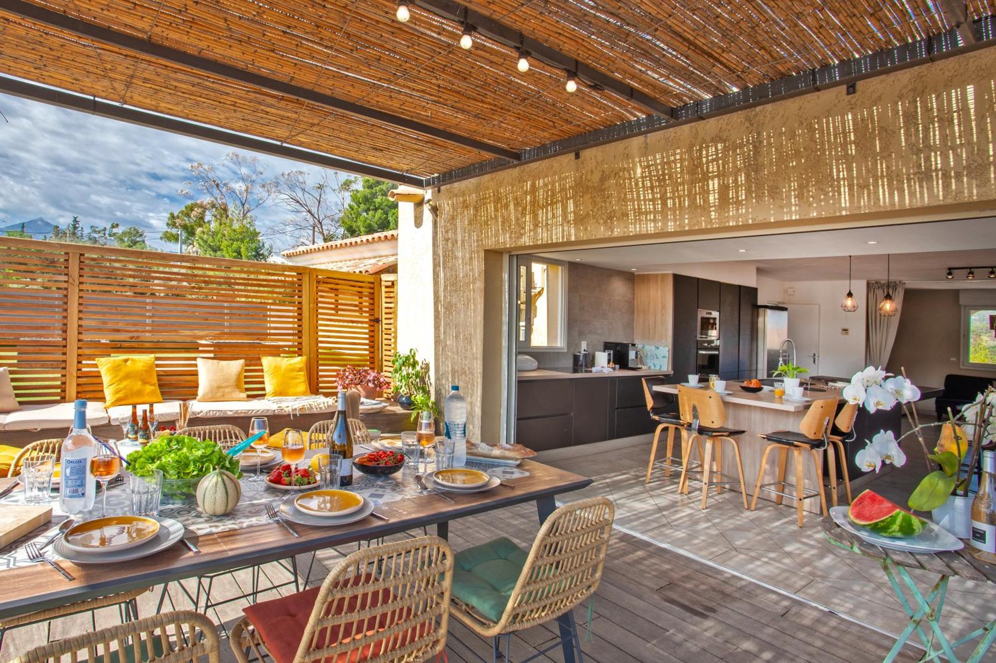 Residence Acquavital Калви Екстериор снимка