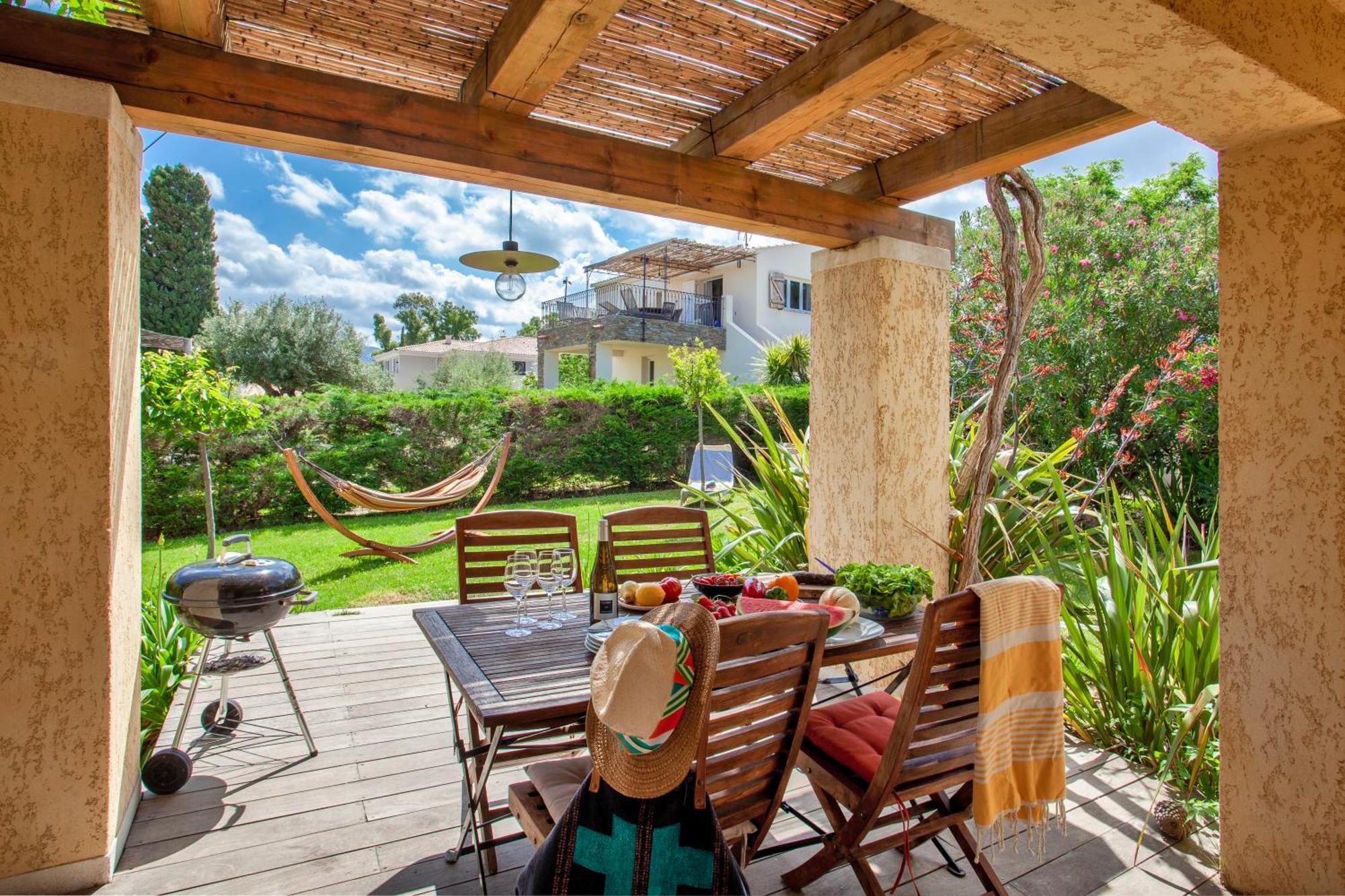 Residence Acquavital Калви Екстериор снимка