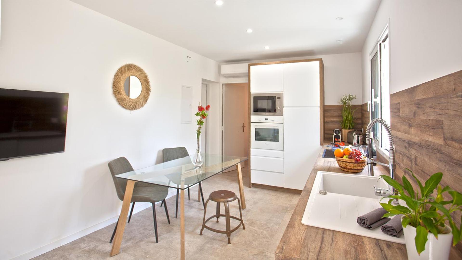Residence Acquavital Калви Екстериор снимка